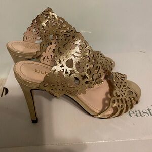 Klub Nico Gold Shimmer Laser Cut Nubuck Heels Size 5